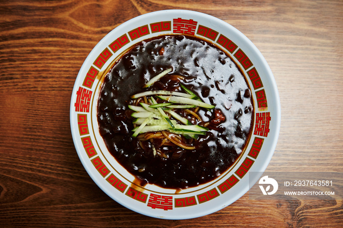 Jajangmyeon，韩国黑豆面