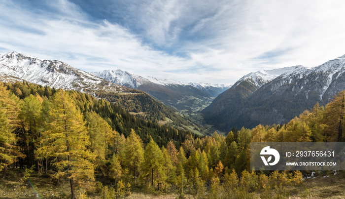 Herbstlicher Blick in das Mölltal.