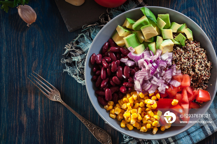 Mexican salad with quinoa and vegetables