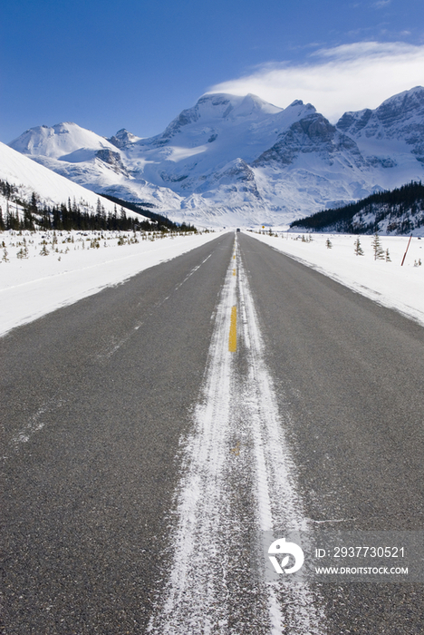 Icefields Parkway in winter
