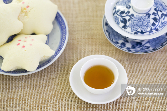 中式特色糕点和茶