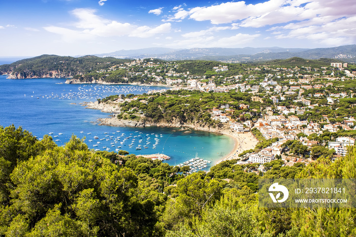 Calella de Palafrugell和Llafranc (Costa Brava)视图，加泰罗尼亚