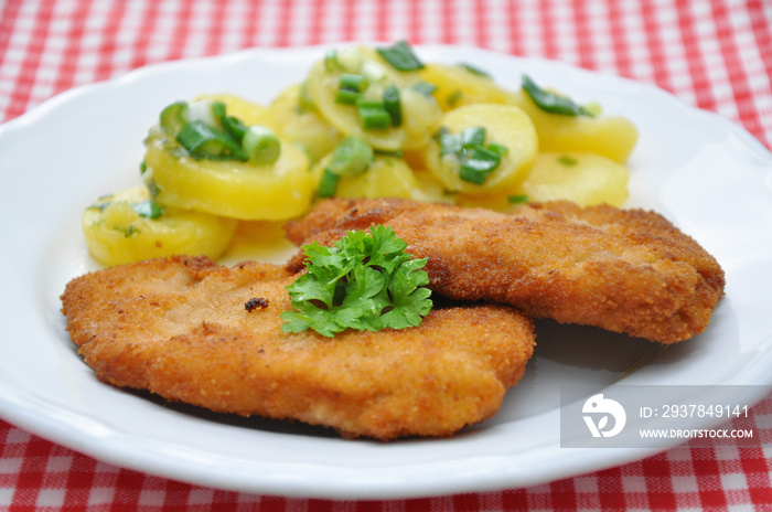 Wiener Schnitzel mit Kartoffelsalat