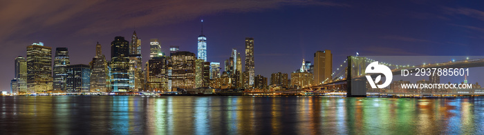 曼哈顿天际线的夜晚，纽约全景图，美国。