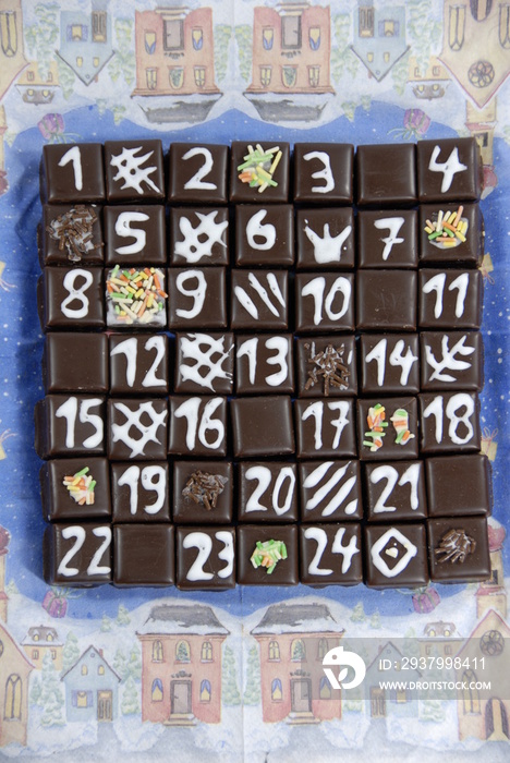 adventskalender dominosteine