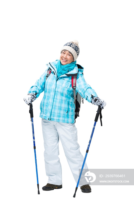 老年女人冬季登山旅行