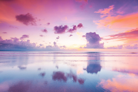 巴厘岛海上的日落